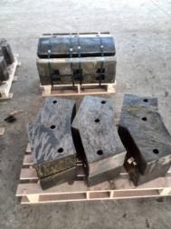 Wear resistant liner for ball mill