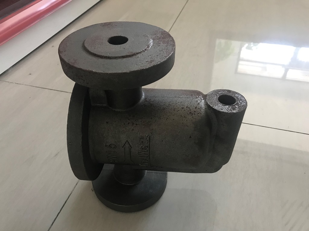 What is the connection method of valve parts?
